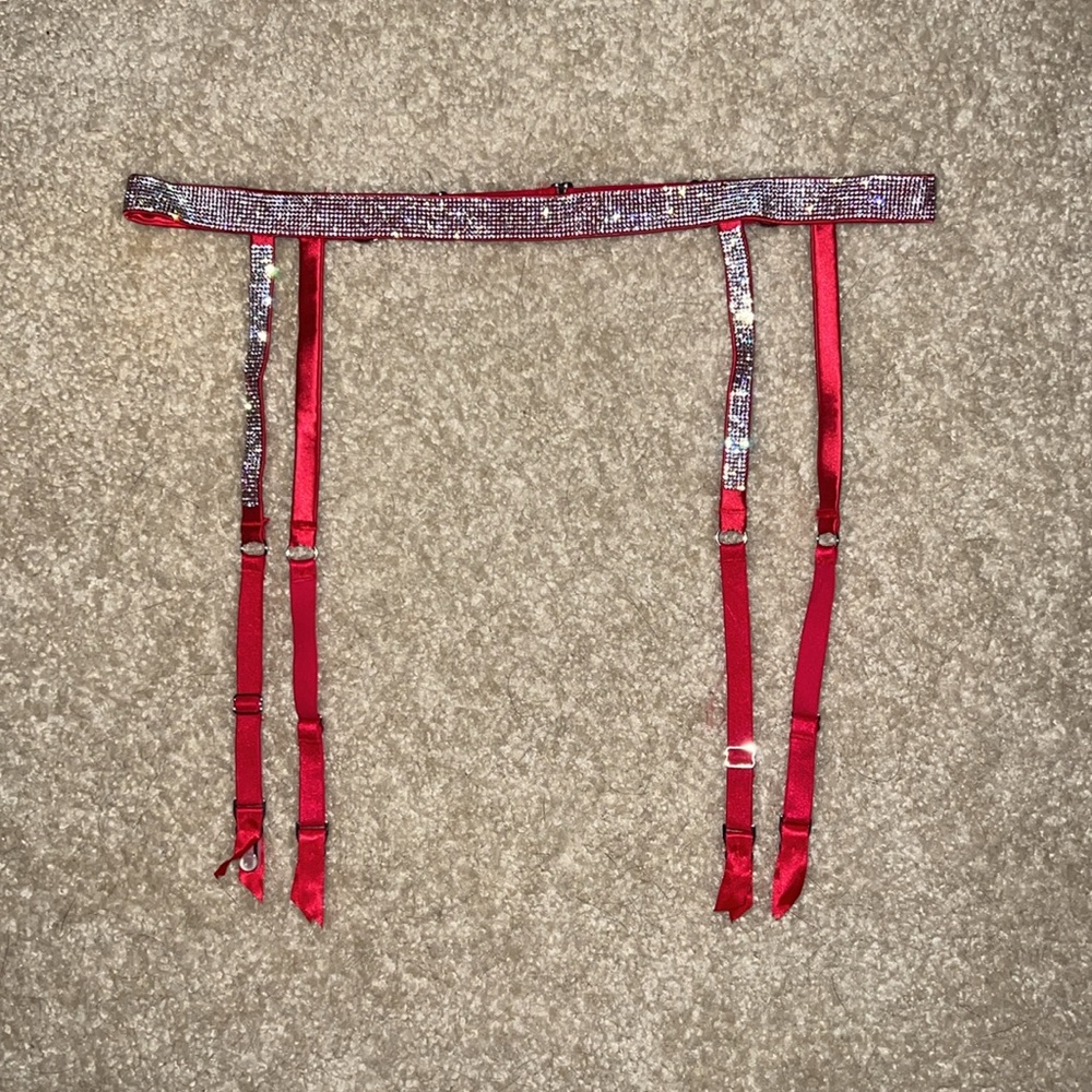 Victoria’s Secret Shine Strap Garter